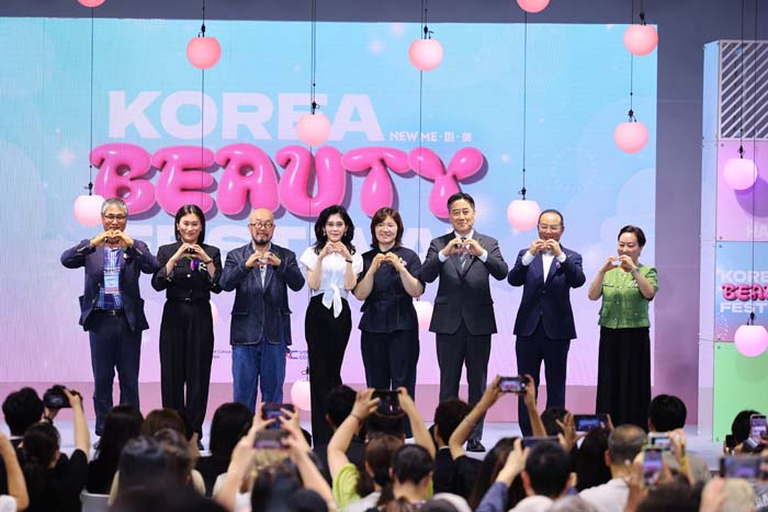 에디터 사진